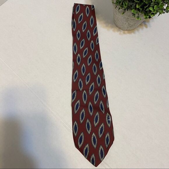 Robert Talbot Studio | Red Abstract Silk Tie - Picture 4 of 4